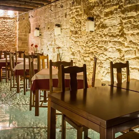 Szálloda El Castell 3*