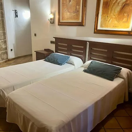 El Castell Ξενοδοχείο 3*