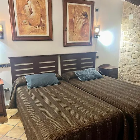 El Castell 3* 瓦德诺比斯