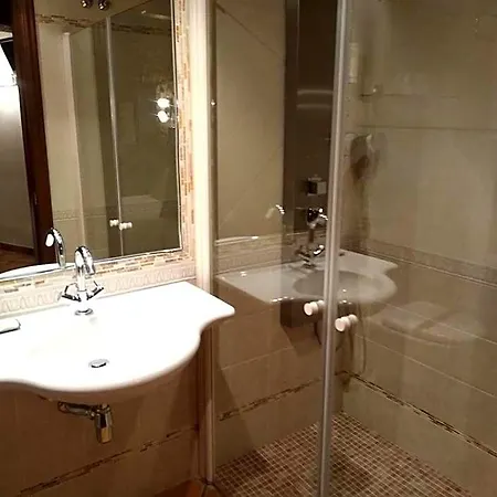 El Castell Szálloda 3*